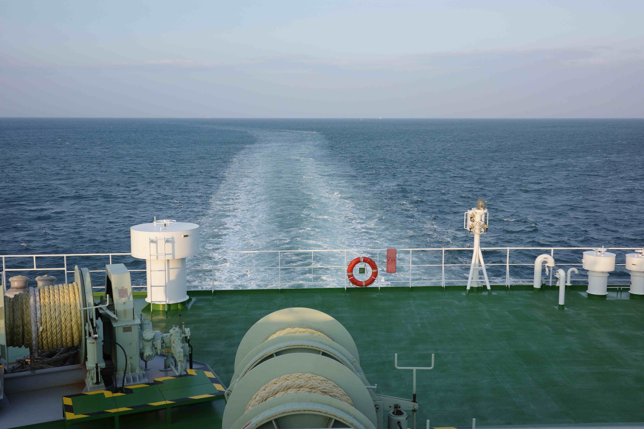 Fuel Cells in Maritime Bunkering: Opportunities and Infrastructure Barriers
